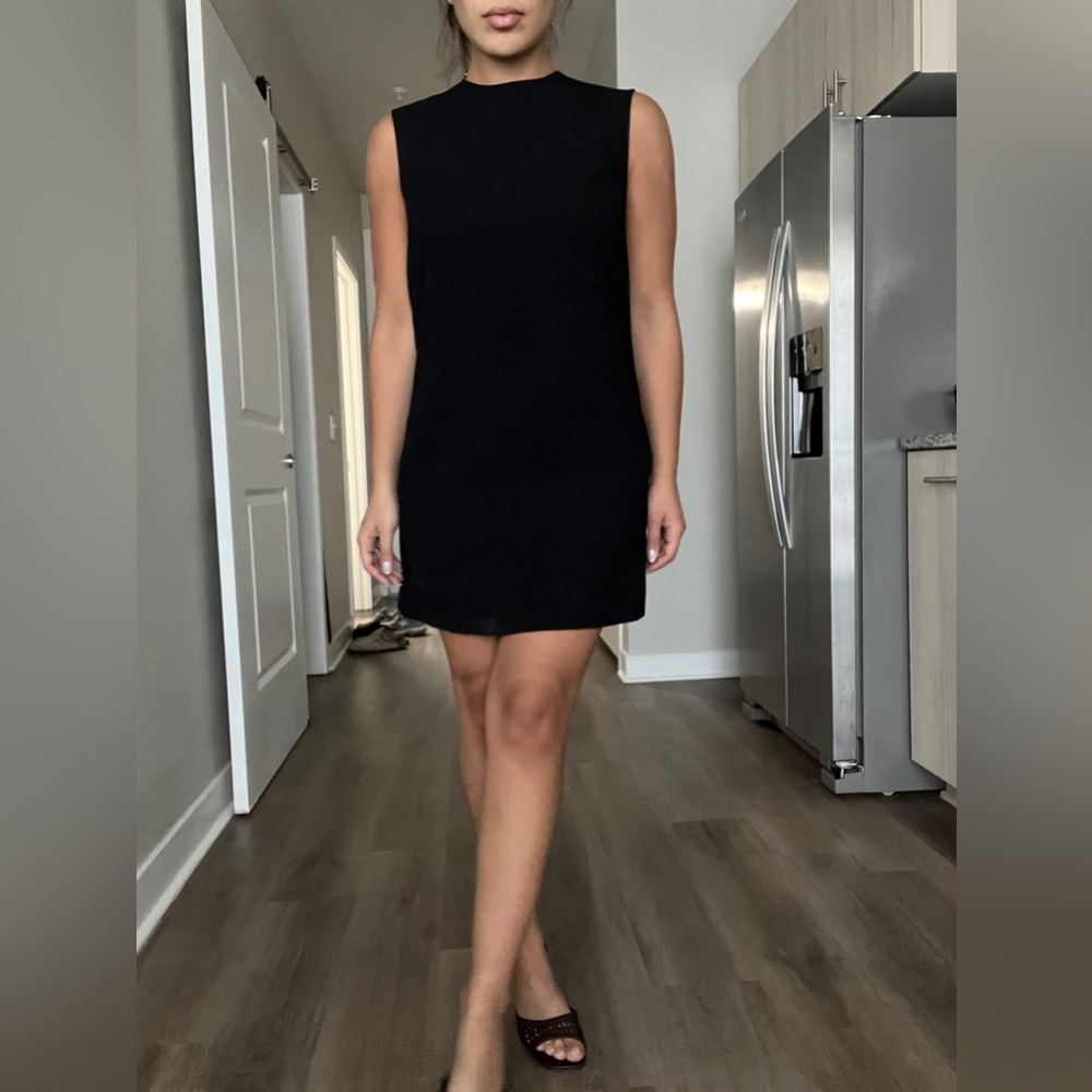 Elegant Black Sleeveless Dress